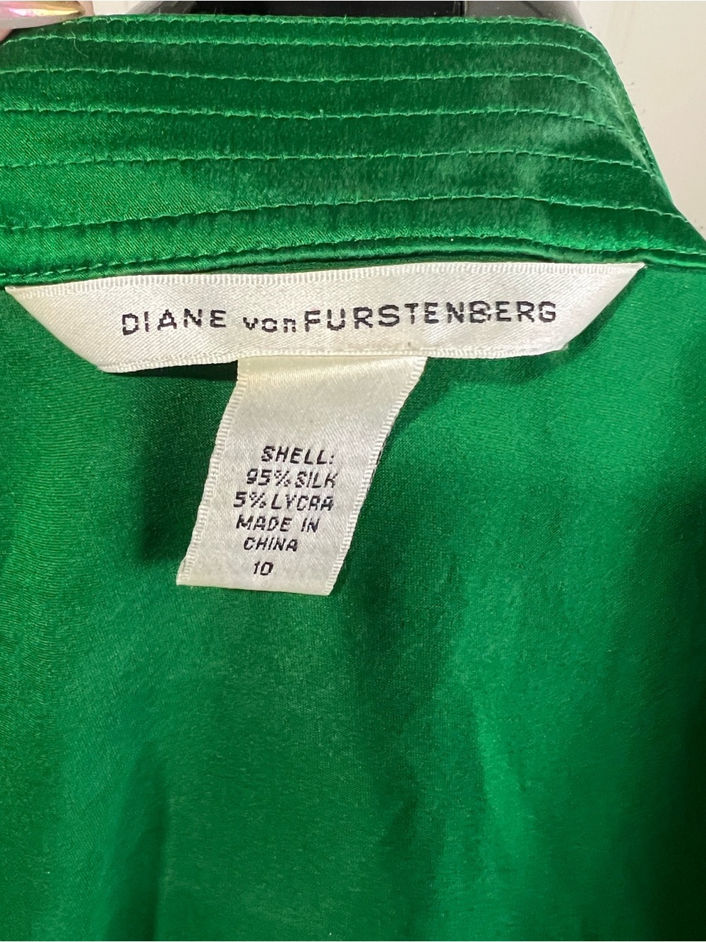 Diane Von Furstenberg Emerald Green Silk Wrap Blouse Sz Med - Picture 8 of 10
